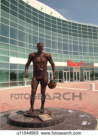 Green Bay, WI, Wisconsin, The Resch Center, Bryan Bartlett Starr Statue View Large Photo Image Stock Image - Green Bay, WI, Wisconsin, The Resch Center, Bryan Bartlett Starr Statue. Fotosearch