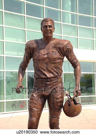 Stock Image -  Green Bay, WI, Wisconsin, The Resch Center, Bryan Bartlett Starr Statue. Fotosearch