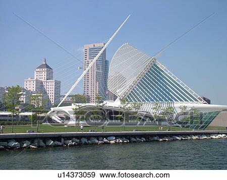 Stock Photo -  Milwaukee, WI, Wisconsin, Downtown, skyline, Milwaukee Art Museum, Lake Michigan, lakefront. Fotosearch