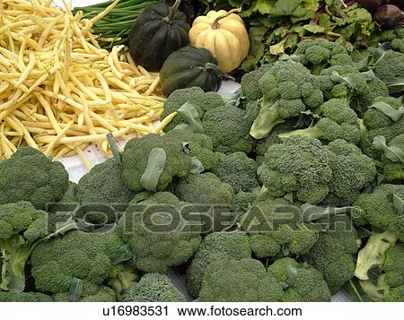 Stock Image -  Montpelier, VT, Vermont, Farmer's Market, broccoli. Fotosearch