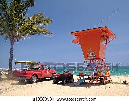 Stock Image -  Napali Coast, Kauai, HI, Hawaii, North Shore, Na Pali, Haena Beach Park, Tunnels beach, Lifeguard Hut. Fotosearch