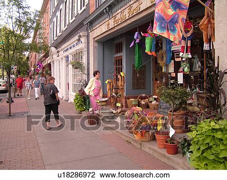 Stock Image -  Skaneateles, NY, New York, Finger Lakes Region, downtown. Fotosearch