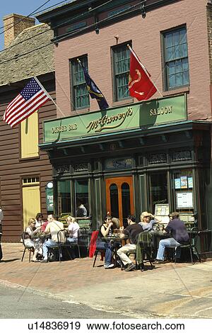 Stock Photo -  Annapolis, MD, Maryland, Chesapeake Bay, City Dock Area, McGarvey's Oyster Bar, outdoor cafT. Fotosearch
