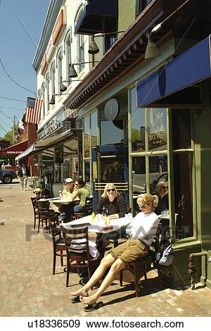 Stock Photo -  Annapolis, MD, Maryland, Chesapeake Bay, City Dock Area, Dock Street Bar & Grill, outdoor cafT. Fotosearch