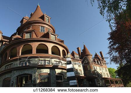 Picture -  Bryn Mawr, PA, Pennsylvania, The Baldwin School, Independent College-Preparatory School for Girls, campus. Fotosearch