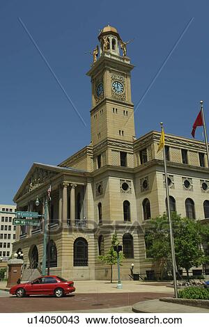 Stock Image -  Canton, OH, Ohio, downtown, Stark County Courthouse. Fotosearch