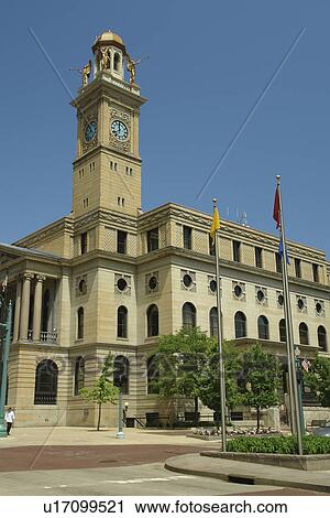 Stock Image -  Canton, OH, Ohio, downtown, Stark County Courthouse. Fotosearch