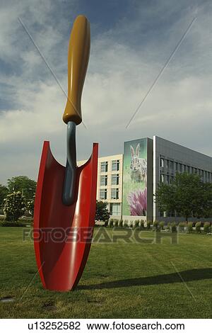 Des Moines, IA, Iowa, Meredith Corporation Foundation, giant gardening spade, spring wall mural View Large Photo Image Stock Image - Des Moines, IA, Iowa, Meredith Corporation Foundation, giant gardening spade, spring wall mural. Fotosearch