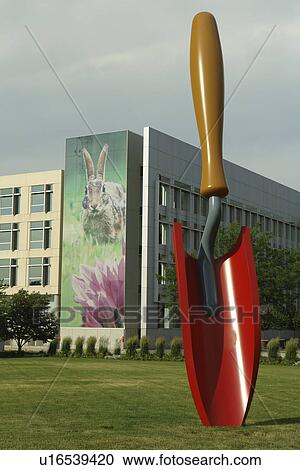 Des Moines, IA, Iowa, Meredith Corporation Foundation, giant gardening spade, spring wall mural View Large Photo Image Stock Image - Des Moines, IA, Iowa, Meredith Corporation Foundation, giant gardening spade, spring wall mural. Fotosearch