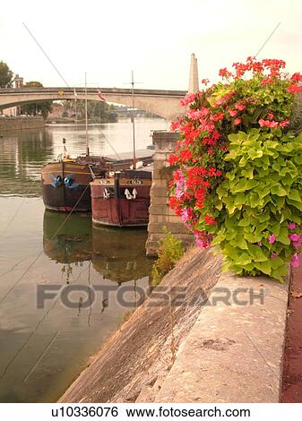 Stock Photograph -  France, Chalon sur Saone, Burgundy, Saone et Loire, Europe, Burgundy Wine Region, Saone River, houseboats . Fotosearch