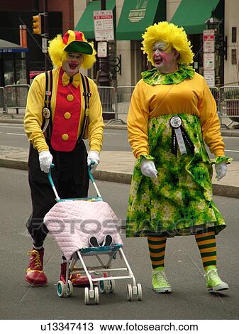 Philadelphia, PA, Pennsylvania, downtown, New Years Day, Philadelphia Annual Mummer's Day Parade, 2006, Comic Division, men dressed as couple with baby View Large Photo Image Stock Image - Philadelphia, PA, Pennsylvania, downtown, New Years Day, Philadelphia Annual Mummer's Day Parade, 2006, Comic Division, men dressed as couple with baby . Fotosearch