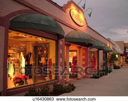 Venice, FL, Florida, downtown, upscale boutiques, galleries, restaurants, evening View Large Photo Image Stock Image - Venice, FL, Florida, downtown, upscale boutiques, galleries, restaurants, evening. Fotosearch