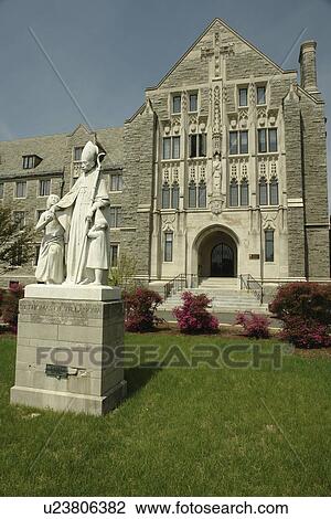 Stock Image -  Villanova, PA, Pennsylvania, Villanova University, St. Thomas of Villanova Church, St. Thomas statue. Fotosearch