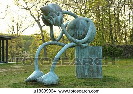 Picture -  Wilmington, DE, Delaware, Delaware Art Museum, Crying Giant sculpture. Fotosearch