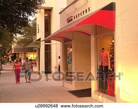 Winter Park, FL, Florida, Orlando, downtown, Park Avenue, upscale boutiques, galleries, restaurants View Large Photo Image Stock Photo - Winter Park, FL, Florida, Orlando, downtown, Park Avenue, upscale boutiques, galleries, restaurants. Fotosearch