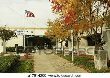 Stock Image -  Atlanta, GA, Georgia, The Selig Center, William Breman Jewish Heritage Museum, autumn. Fotosearch