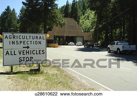 Stock Image -  California/Oregon border, CA/OR, inspection station, agricultural inspection. Fotosearch