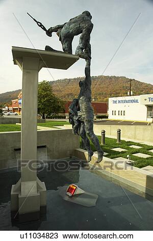 Chattanooga, TN, Tennessee, War Memorial, International Towing and Recovery Hall of Fame and Museum View Large Photo Image Stock Image - Chattanooga, TN, Tennessee, War Memorial, International Towing and Recovery Hall of Fame and Museum. Fotosearch