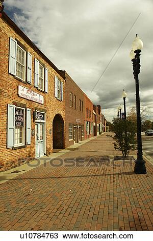 Fayetteville, NC, North Carolina, Downtown, Archway on the Commons View Large Photo Image Stock Image - Fayetteville, NC, North Carolina, Downtown, Archway on the Commons. Fotosearch