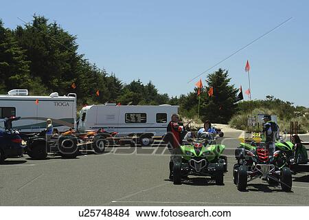 Picture -  Florence, OR, Oregon, Pacific Ocean, Pacific Coast Scenic Byway, Rt Route, Highway 101, Oregon Dunes National Recreation Area, Siuslaw National Forest, Jessie M. Honeyman Memorial State Park, sand dunes. Fotosearch