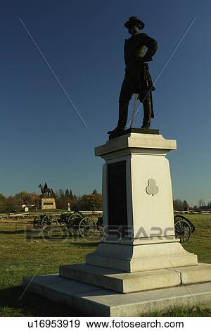 Stock Photo -  Gettysburg, PA, Pennsylvania, Gettysburg National Military Park, High Water Mark, General Meade Statue. Fotosearch