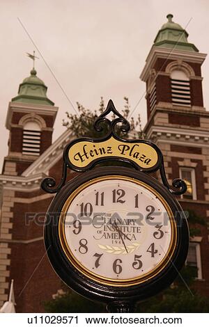 Stock Image -  Hyde Park/Poughkeepsie, NY, New York, The Culinary Institute of America, Heinz Plaza, Clock. Fotosearch