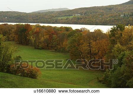 Stock Image -  Hyde Park/Poughkeepsie, NY, New York, Vanderbilt Mansion National Historic Site, Hudson River, overlook. Fotosearch