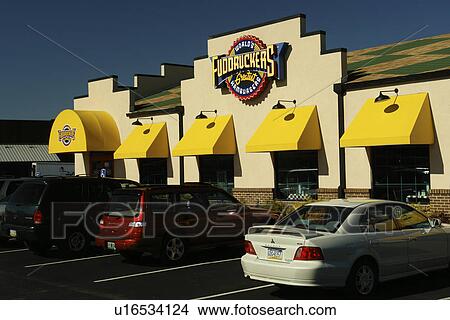 Picture -  Lancaster, PA, Pennsylvania, Pennsylvania Dutch Country, Fuddruckers, World's Greatest Hamburgers, restaurant. Fotosearch
