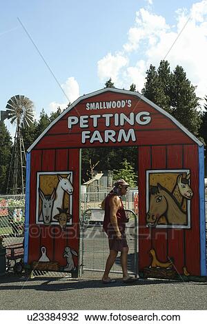Stock Image -  Leavenworth, Peshastin, WA, Washington, Smallwood's Harvest, country market, petting farm. Fotosearch