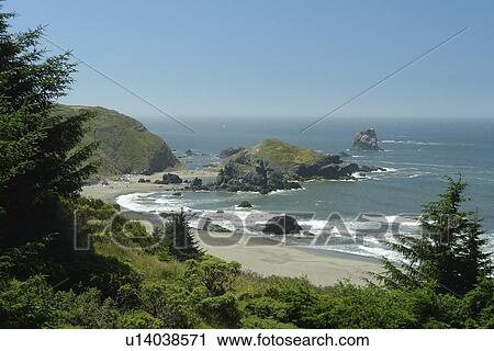 Stock Image -  OR, Oregon, Pacific Ocean, Pacific Coast Scenic Byway, Rt Route, Highway 101, Samuel H. Boardman Scenic Corridor, Sea Stacks. Fotosearch