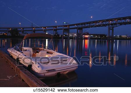 Portland, OR, Oregon, Willamette River, Fremont Bridge, I-405, double-deck bridge, evening View Large Photo Image Stock Image - Portland, OR, Oregon, Willamette River, Fremont Bridge, I-405, double-deck bridge, evening. Fotosearch