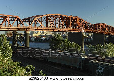 Stock Image -  Portland, OR, Oregon, Willamette River, Broadway Bridge. Fotosearch