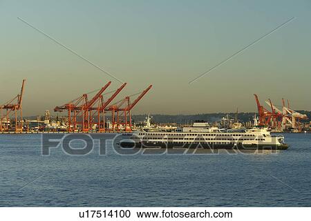 Stock Image -  Seattle, WA, Washington, Puget Sound, Pier 66, harbor. Fotosearch