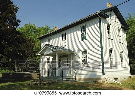 Stock Photography -  Bedford, PA, Pennsylvania, Historic Downtown. Fotosearch