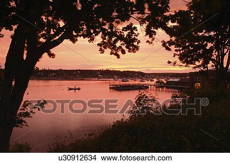 Bernard/Bass Harbor, ME, Maine, fishing harbor, sunset View Large Photo Image Picture - Bernard/Bass Harbor, ME, Maine, fishing harbor, sunset. Fotosearch