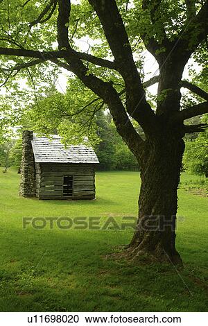 Stock Image -  Blue Ridge Parkway, Boone, NC, North Carolina, Blue Ridge Mountains, Appalachian Mts cabin. Fotosearch