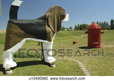 Stock Image -  Cottonwood, ID, Idaho, Camas Prairie, World's Biggest Beagle, Bed and Breakfast, roadside attraction. Fotosearch