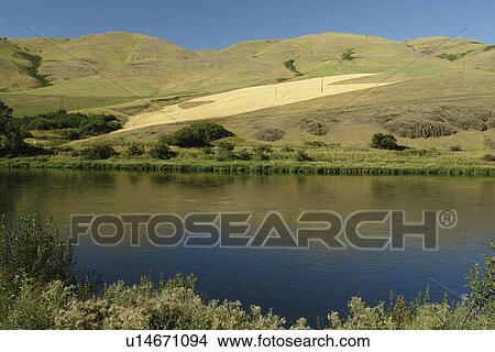 Picture -  ID, Idaho, Clearwater River, Nez Perce Indian Reservation, Northwest Passage National Scenic Byway. Fotosearch