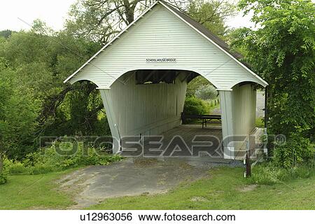 Stock Photograph -  Lyndon, VT, Vermont, School House Covered Bridge. Fotosearch