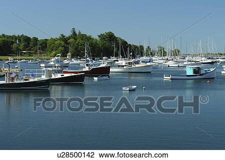 Stock Image -  Manchester-by-the-Sea, MA, Massachusetts, Massachusetts Bay. Fotosearch
