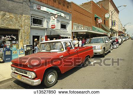 Stock Image -  Mount Airy, NC, North Carolina, Downtown, Main Street, Snappy Lunch Restaurant. Fotosearch