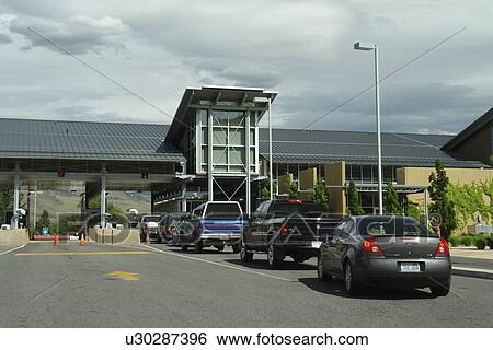 Stock Photograph -  Oroville, WA, Washington, British Columbia, Canada, border, US Customs. Fotosearch