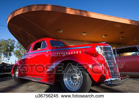Classic cars and hot rods at 1950's Diner, Bob's Big Boy, Riverside Drive, Burbank, California View Large Photo Image Stock Photography - Classic cars and hot rods at 1950's Diner, Bob's Big Boy, Riverside Drive, Burbank, California. Fotosearch