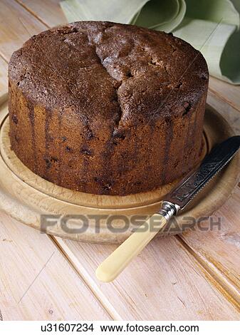 Picture - A whole Somerset apple cake. Fotosearch