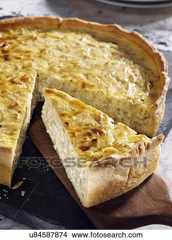 Picture - Onion quiche. Fotosearch