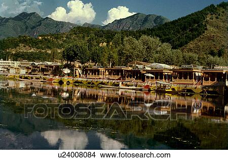 Houseboats View Large Photo Image Picture - Houseboats. Fotosearch