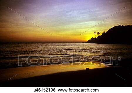 Sunset at Bugmalo beach View Large Photo Image Stock Photograph - Sunset at Bugmalo beach. Fotosearch