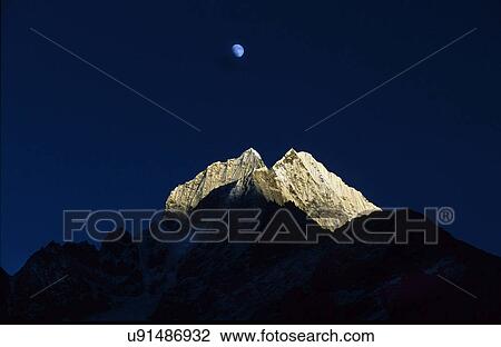 White peak View Large Photo Image Stock Image - White peak. Fotosearch