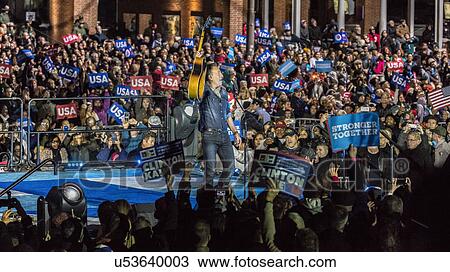 Stock Image - Bruce Springstein performs for Hillary Clinton Holds Election Eve Get Out the Vote Rally With Jon Bon Jovi and President and Michelle Obama, Bill and Chelsea Clinton. . Fotosearch
