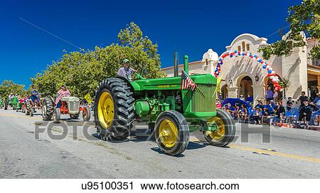 Stock Image - Citizens of Ojai California celebrate July 4, 2016 - Independence Day. Fotosearch